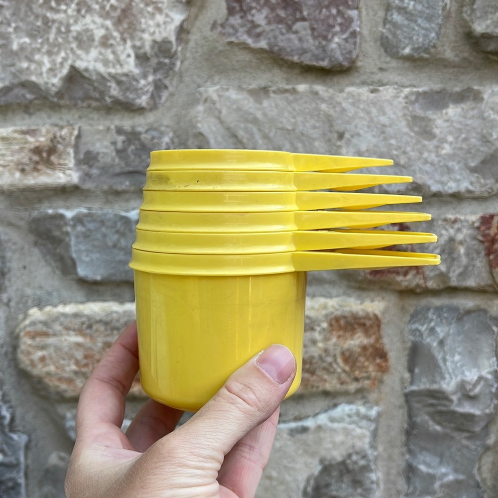 Tupperware measuring cups